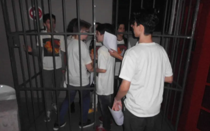 Monitor com o grupo antes do jogo